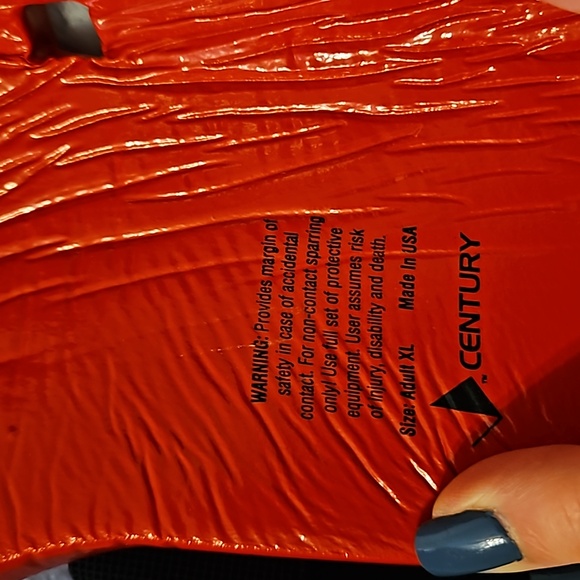 Century Gear karate gloves - Picture 2 of 5